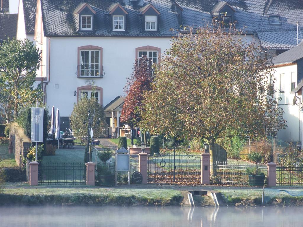 Weingut Lehnert-Veit Gutshotel Piesport Luaran gambar